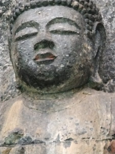 山王山石仏の中尊、釈迦如来さま